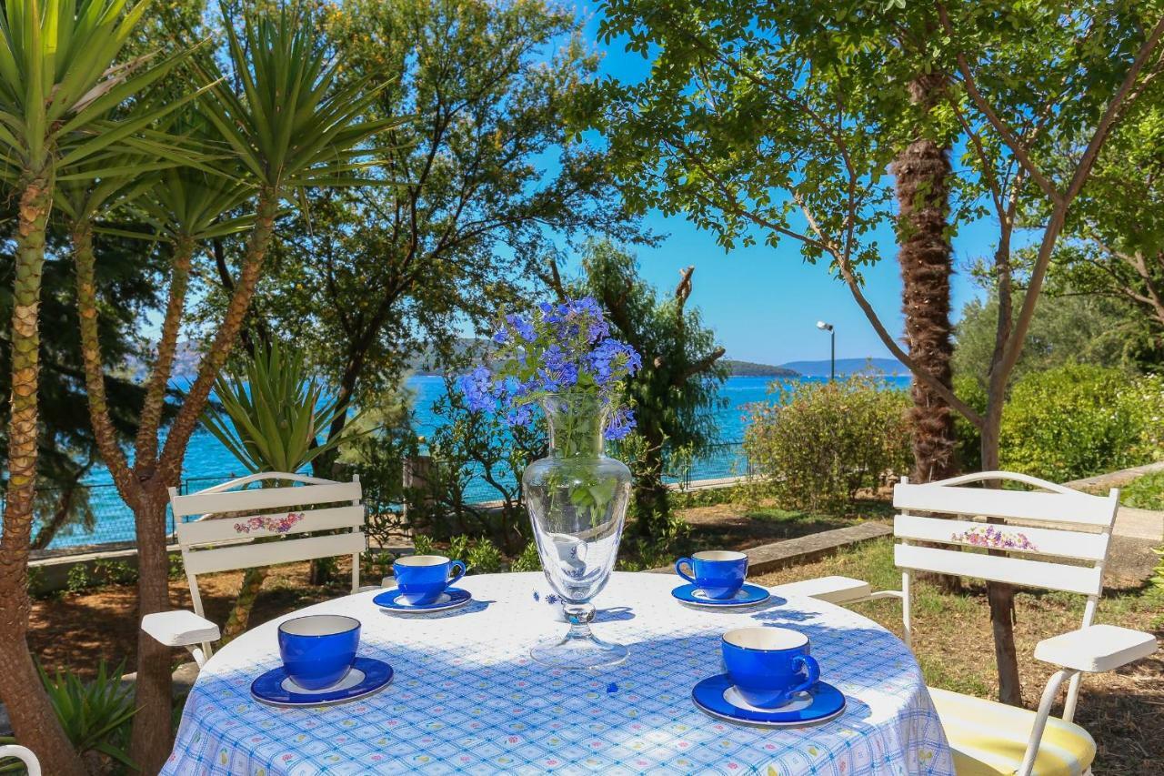 Secret Garden Barada Beach Apartment Trogir Buitenkant foto