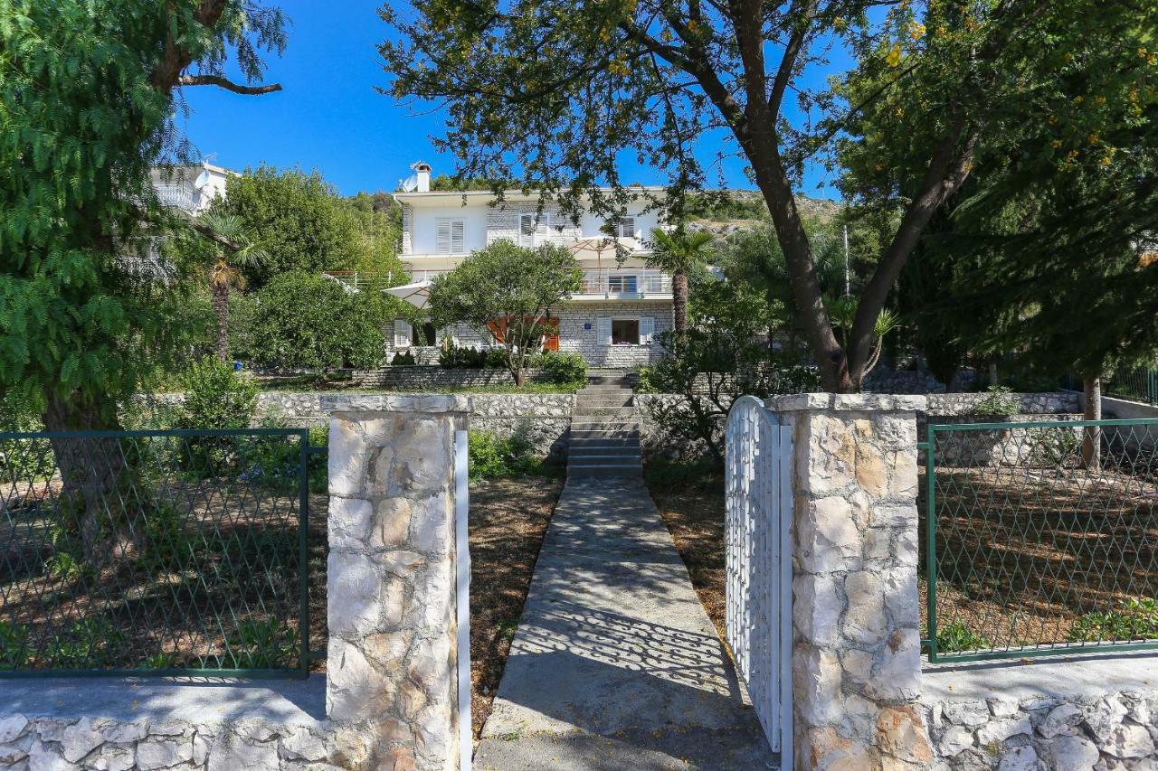 Secret Garden Barada Beach Apartment Trogir Buitenkant foto