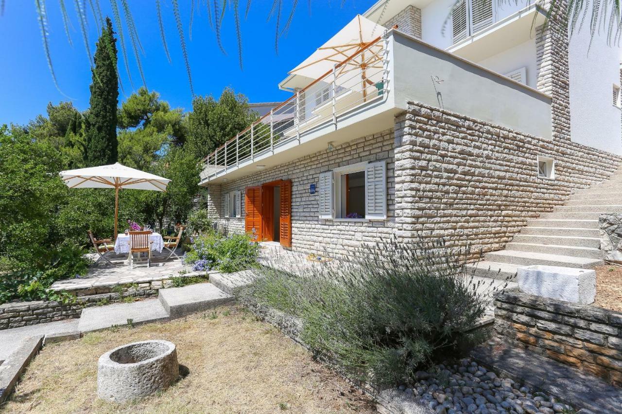 Secret Garden Barada Beach Apartment Trogir Buitenkant foto